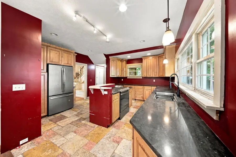 30 Myrtle Ave, Holyoke, MA 01040 - #2