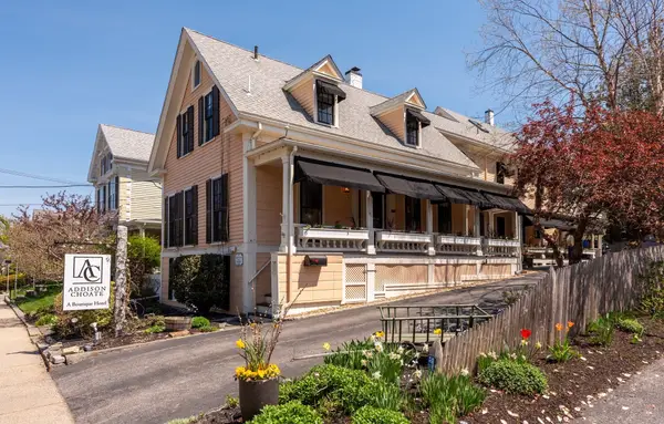 49 Broadway, Rockport, MA 01966