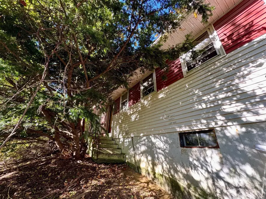 5 Berry Corner Rd, Charlton, MA 01507 - #2