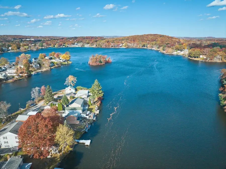 36 Hayward Lane, Millbury, MA 01527 - #3
