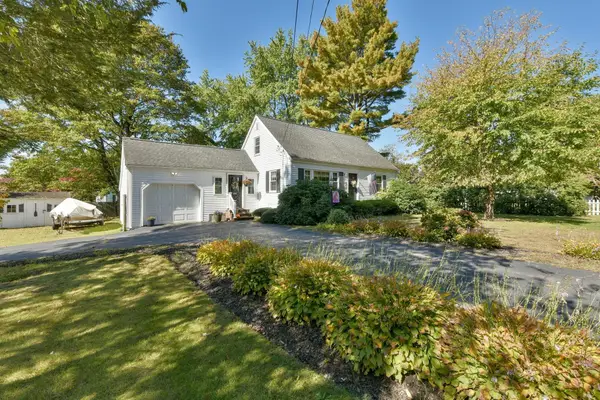 398 South St, Plainville, MA 02762
