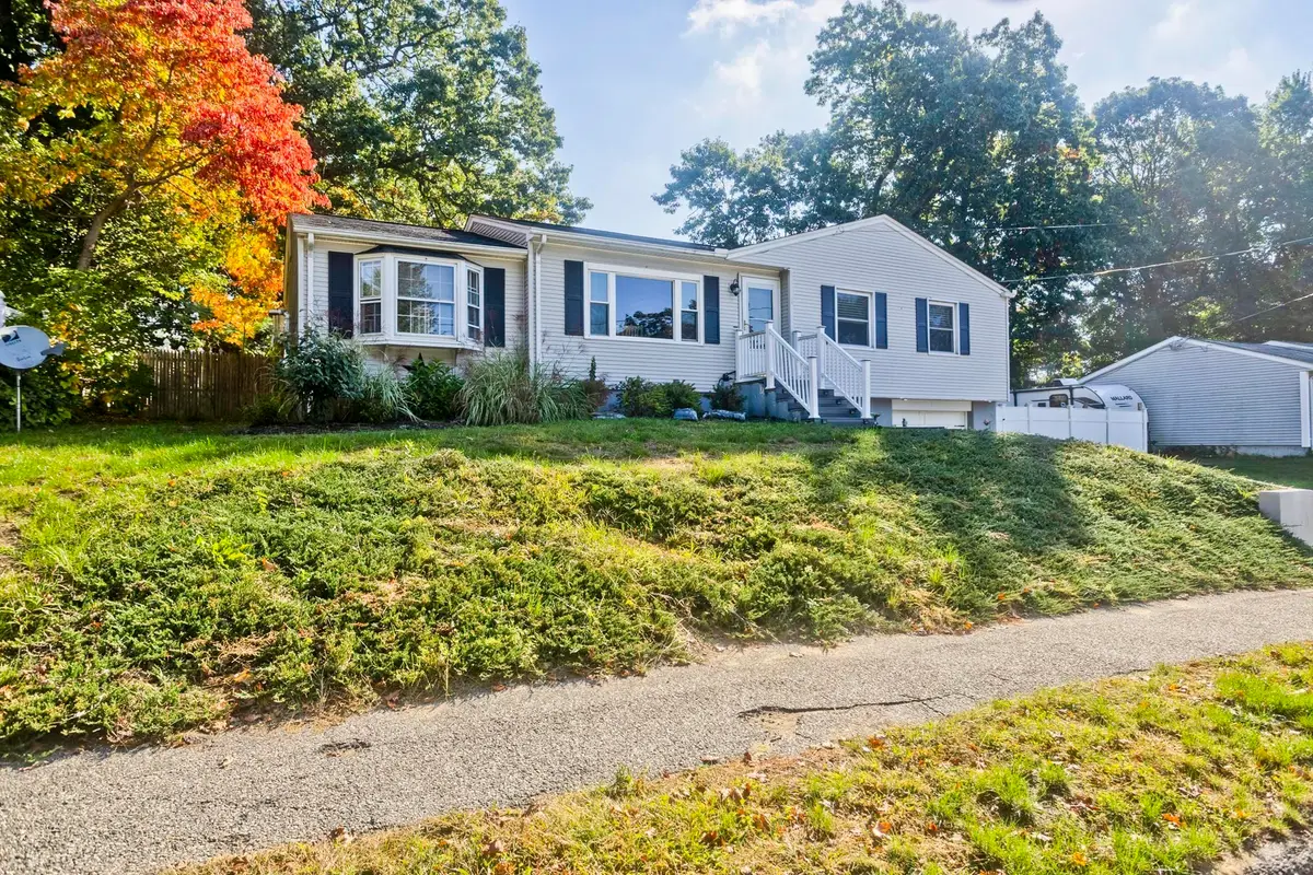107 Parenteau Dr, Chicopee, MA 01020 - #1