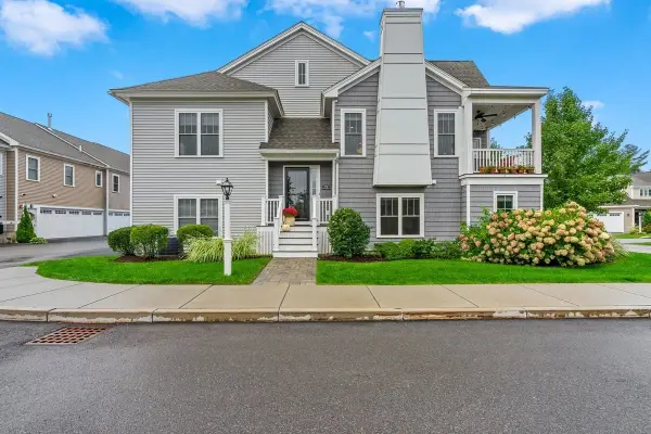 79 Sunflower Way, Plymouth, MA 02360