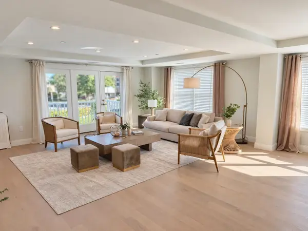 50 Balch St #212, Beverly, MA 01915
