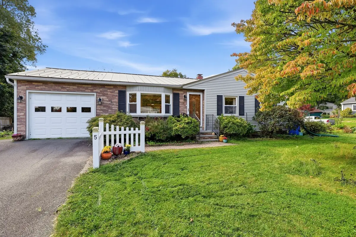 5 Winchester Ter, Northampton, MA 01062 - #1