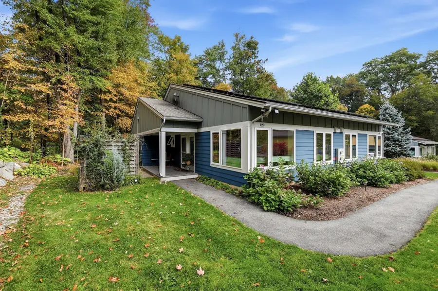 129 Hinckley St #129, Northampton, MA 01062 - #2