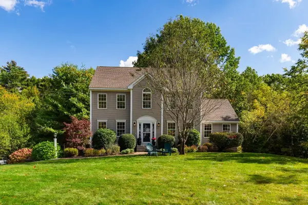 13 Hilton Dr, Newmarket, NH 03857
