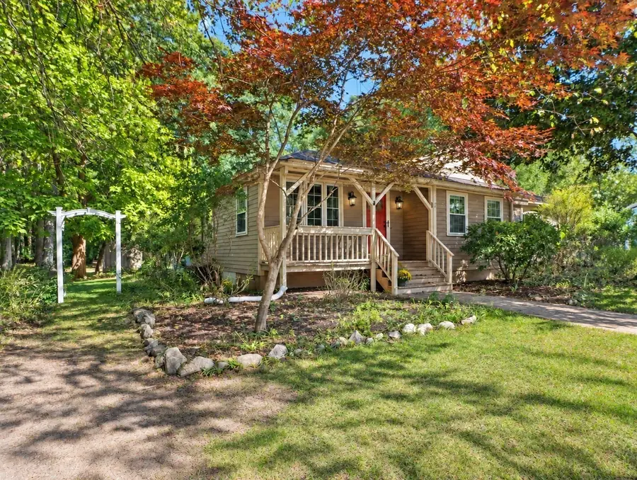17 N Washington St, Norton, MA 02766 - #2