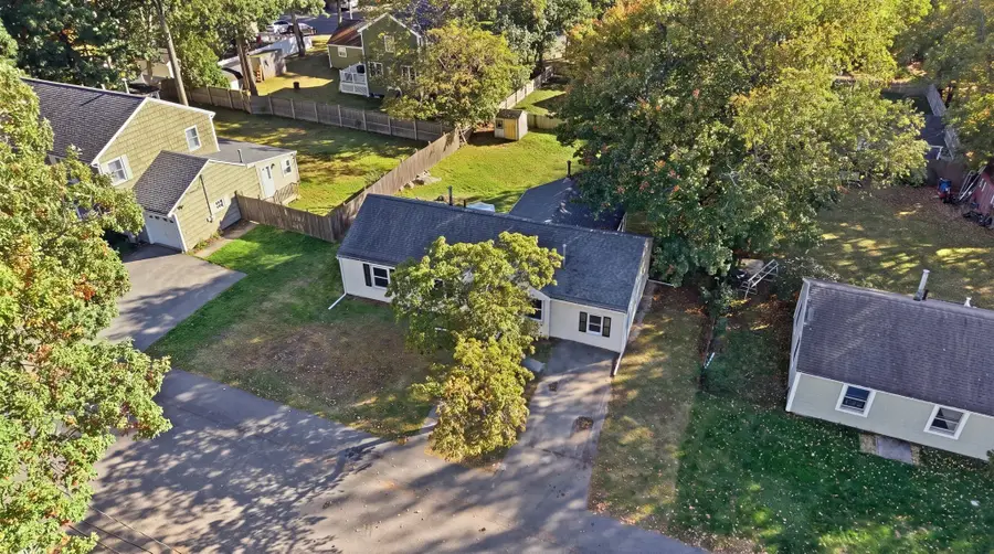 28 Vega St, Weymouth, MA 02188 - #3