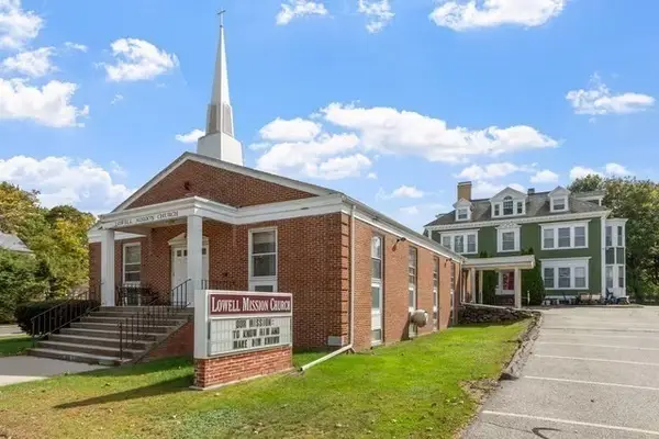 403 Andover St, Lowell, MA 01852