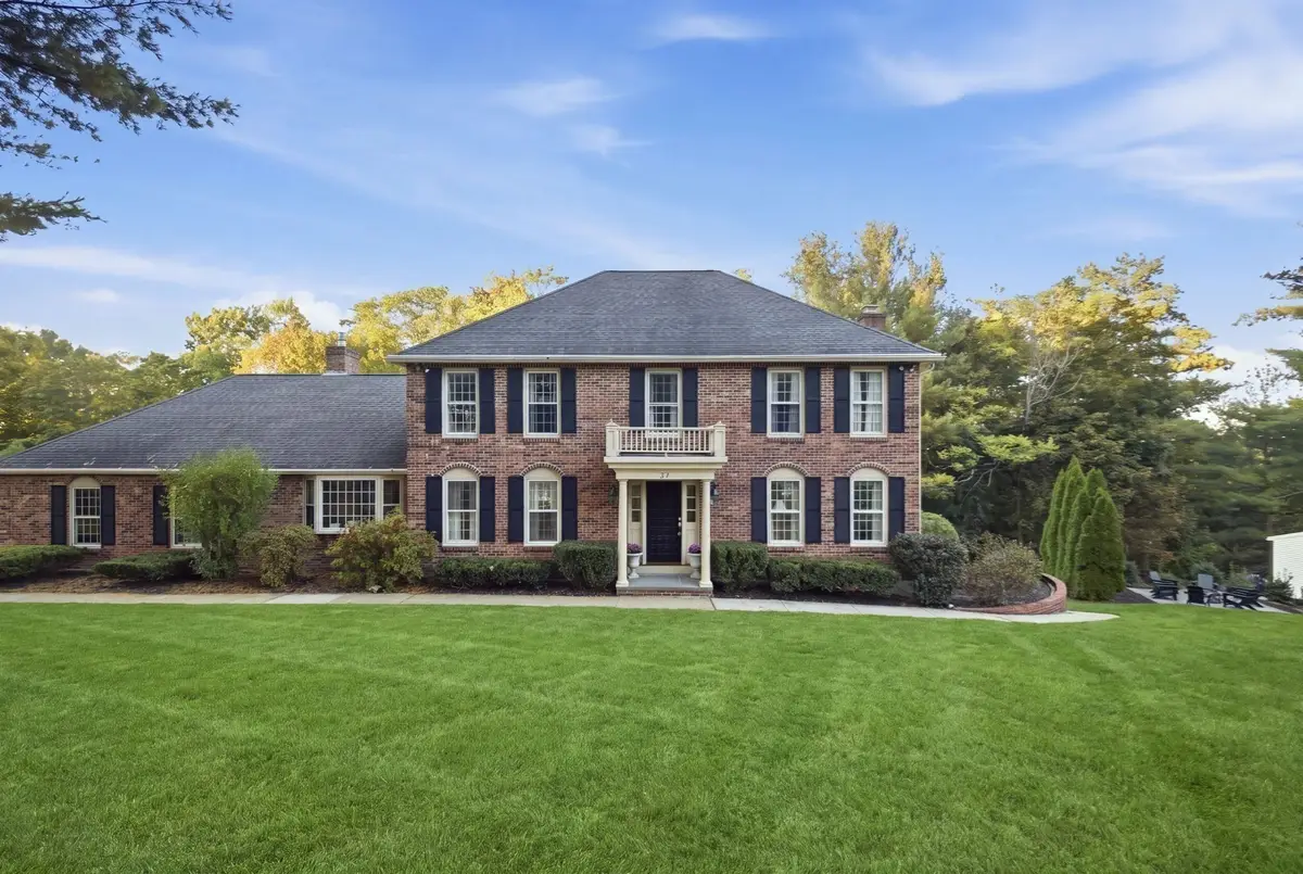 37 Smithshire Est, Andover, MA 01810 - #1