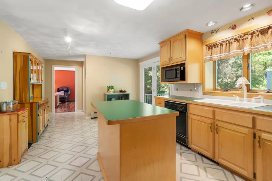 70 Prospect St, Franklin, MA 02038 - #3