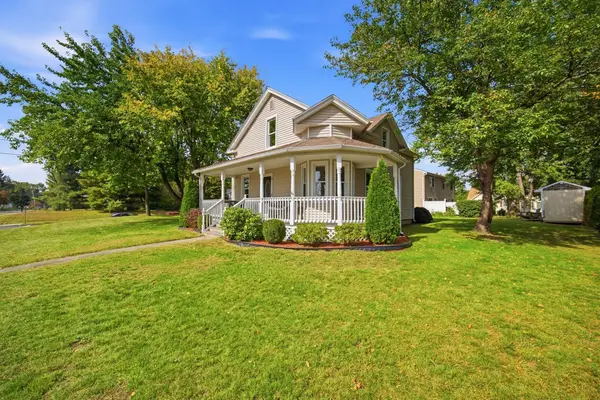 52 North St, Agawam, MA 01001