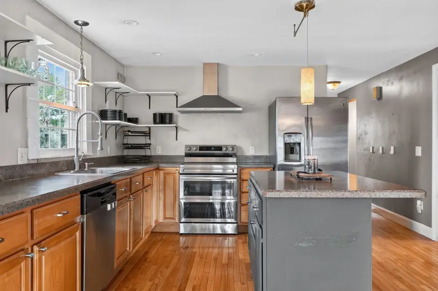 15 Maryland Avenue, Chicopee, MA 01020 - #3