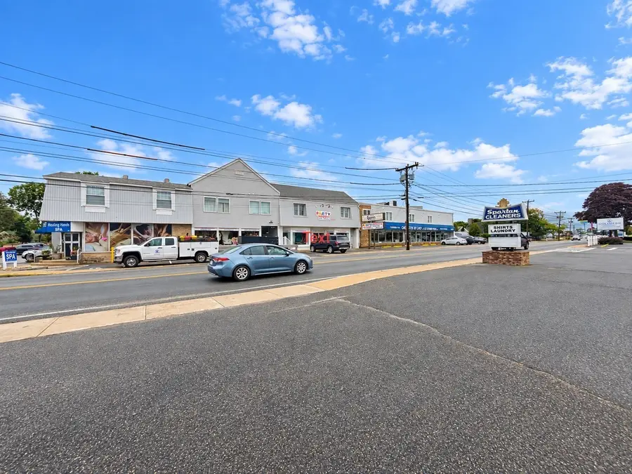 235 Barnstable Rd, Hyannis, MA 02601 - #3