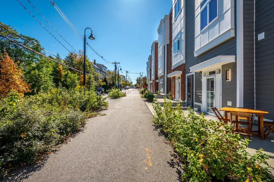 60 Cross St E #106, Somerville, MA 02145 - #3