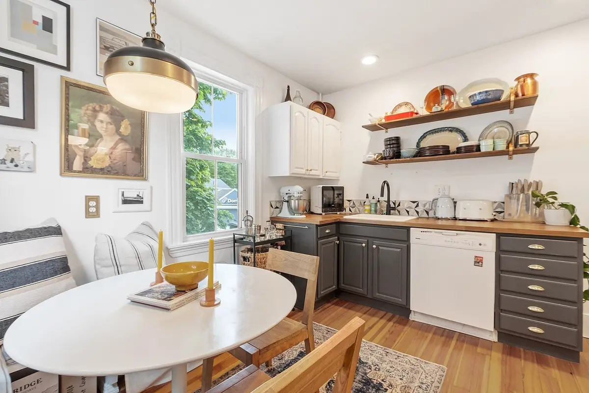 401 Cabot St #4, Beverly, MA 01915 - #1