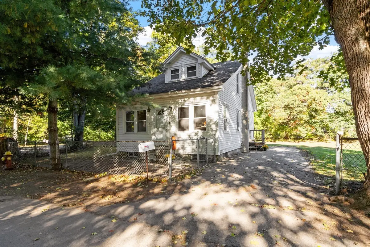 21 Roosevelt Rd, Tewksbury, MA 01876 - #1