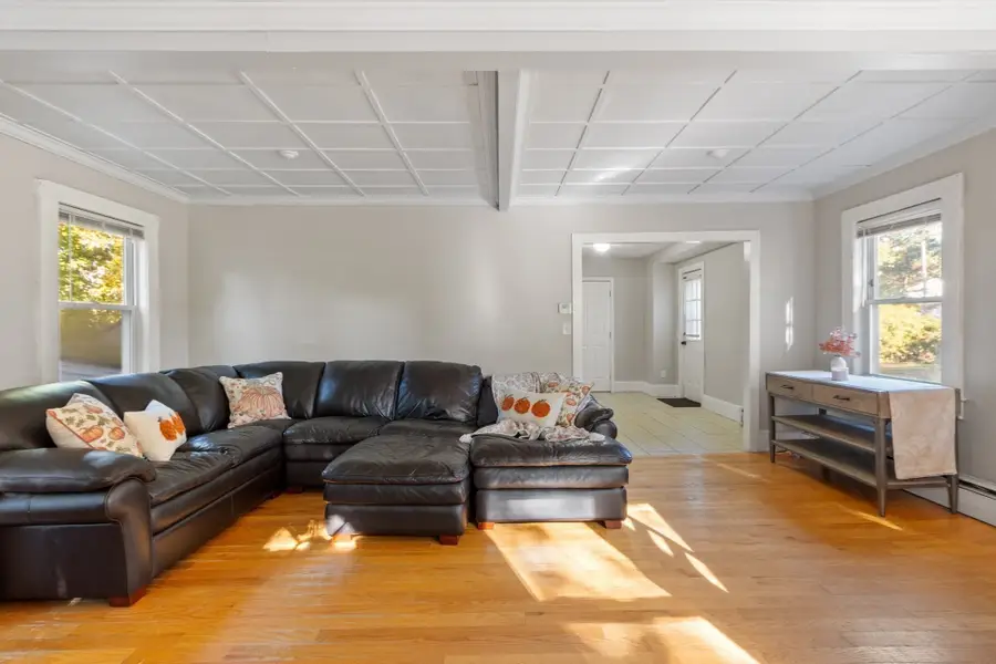 21 Roosevelt Rd, Tewksbury, MA 01876 - #3