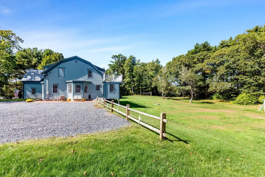 18 Lakeview St, Carver, MA 02330 - #3