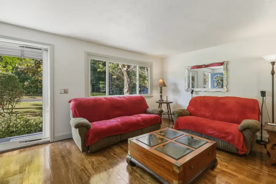 91 Batchelor St, Granby, MA 01033 - #2