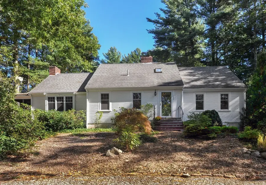 149 Temple St, Duxbury, MA 02332 - #2