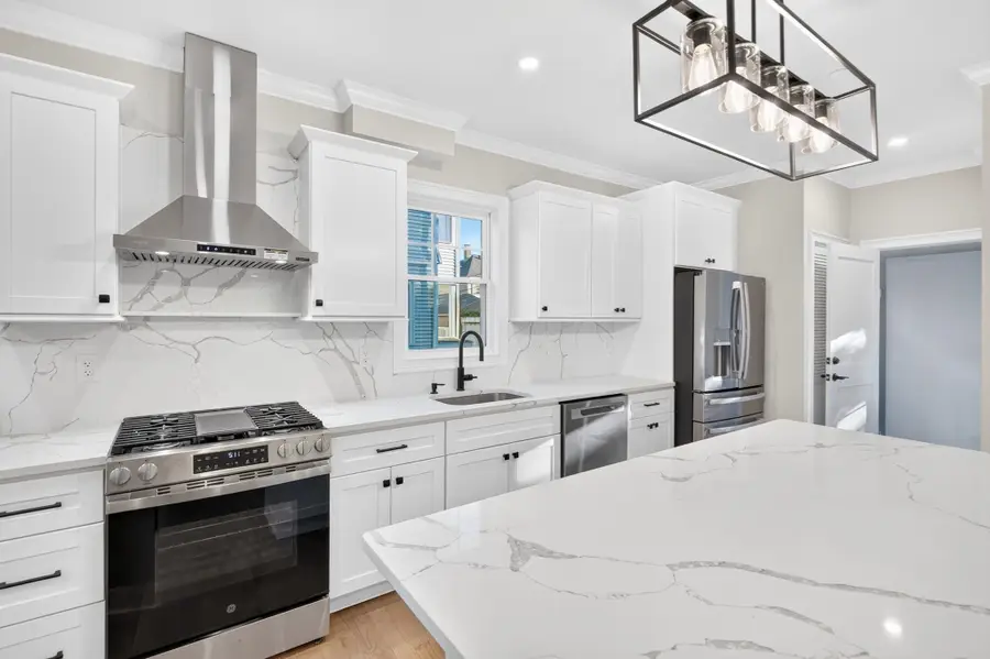 152 Washington St #1, Boston, MA 02135 - #3