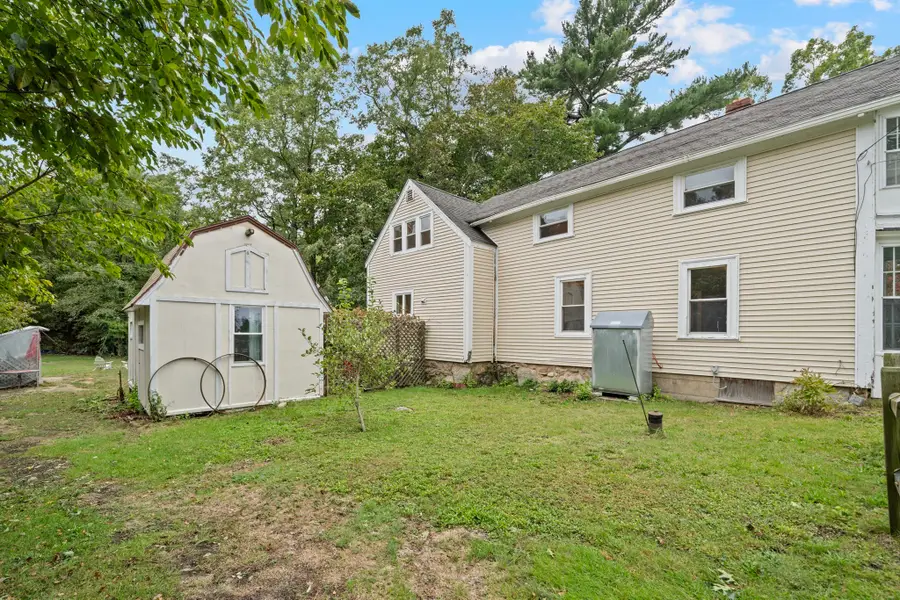 41 Lakeview St, Carver, MA 02330 - #3