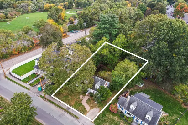 2 Eisenhower Ave, Natick, MA 01760