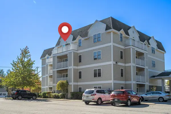 34 Burnham Rd #402, Methuen, MA 01844