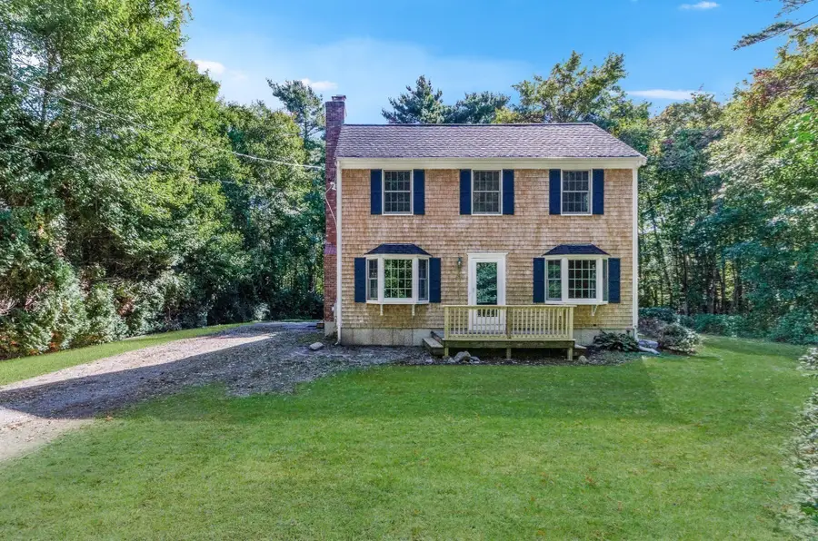 24 Foster St, Mattapoisett, MA 02739 - #2