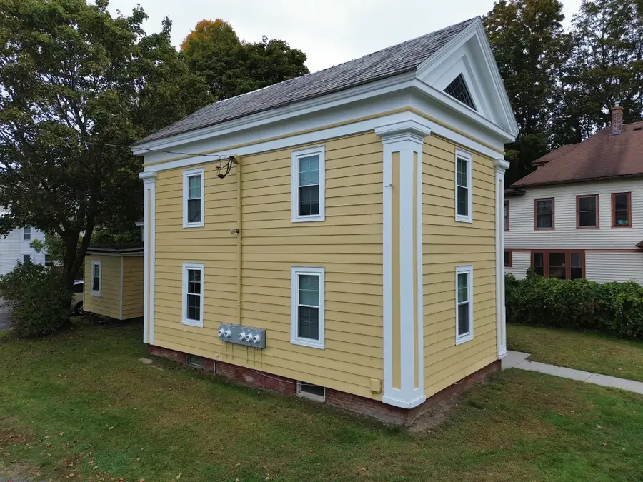 25 Pleasant St, Greenfield, MA 01301 - #2