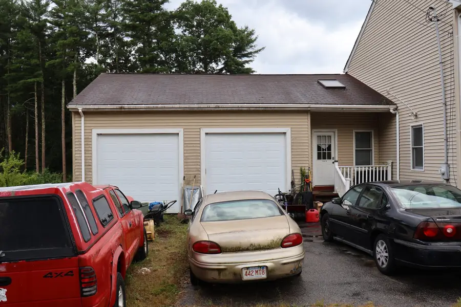117 Charlton St, Oxford, MA 01540 - #3