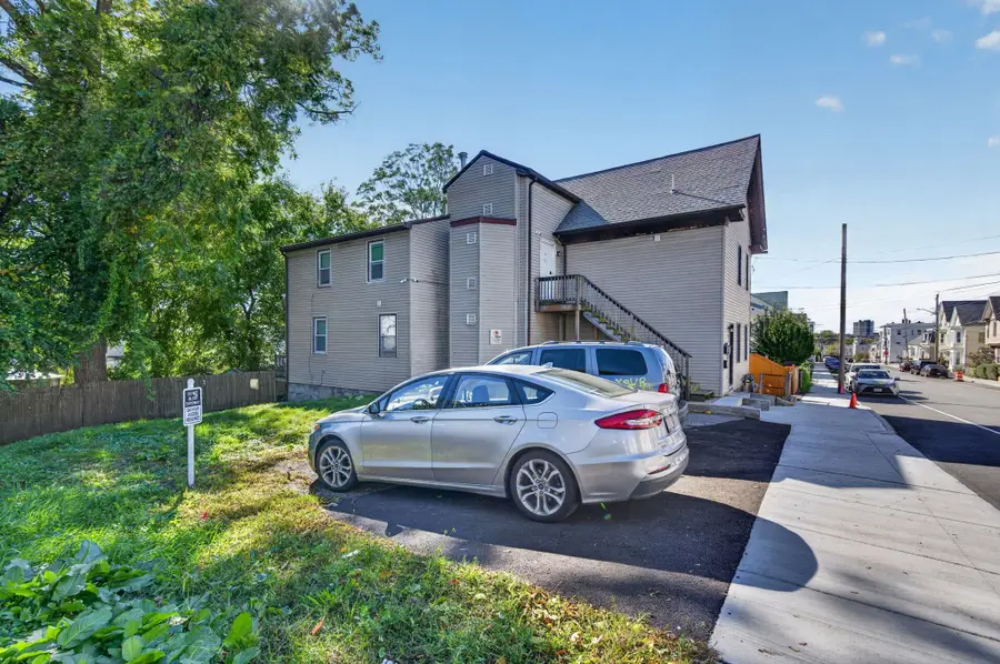 89 Third St, Lowell, MA 01850 - #3