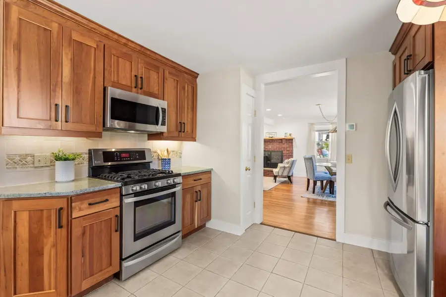 6 Farley Ave, Ipswich, MA 01938 - #3