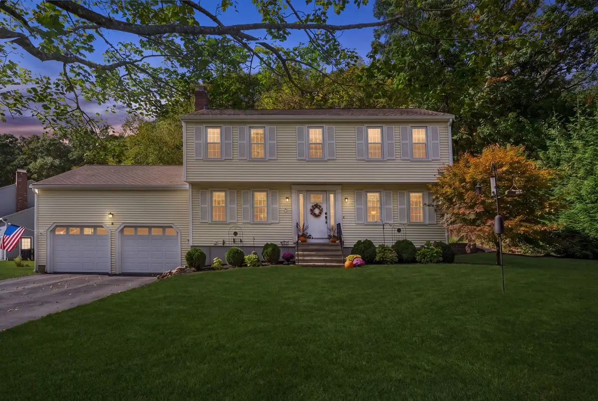 5 Crockett Cir, Hopedale, MA 01747 - #1