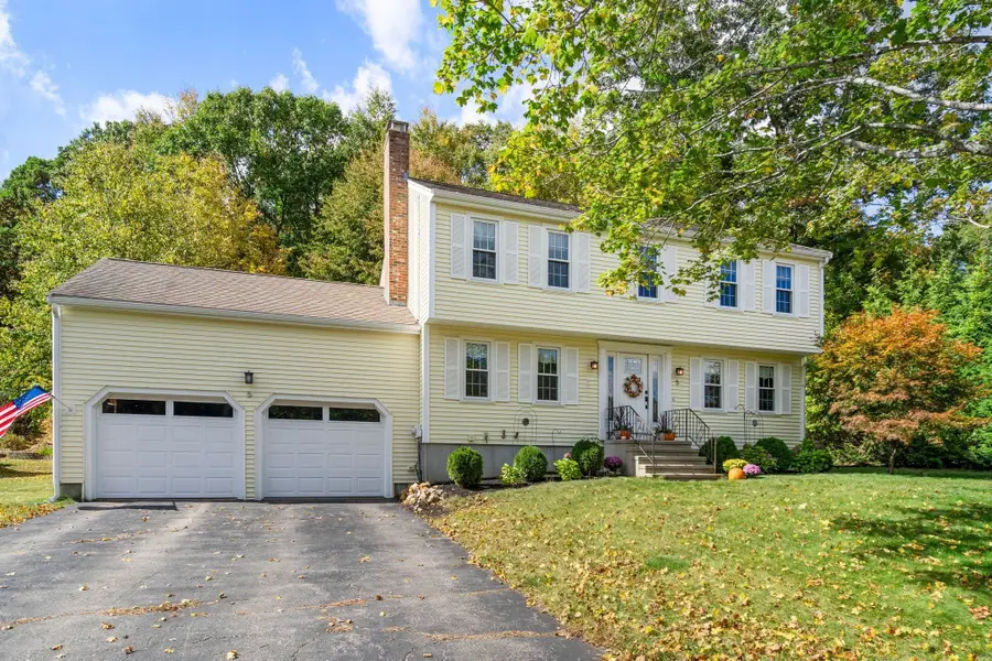 5 Crockett Cir, Hopedale, MA 01747 - #2