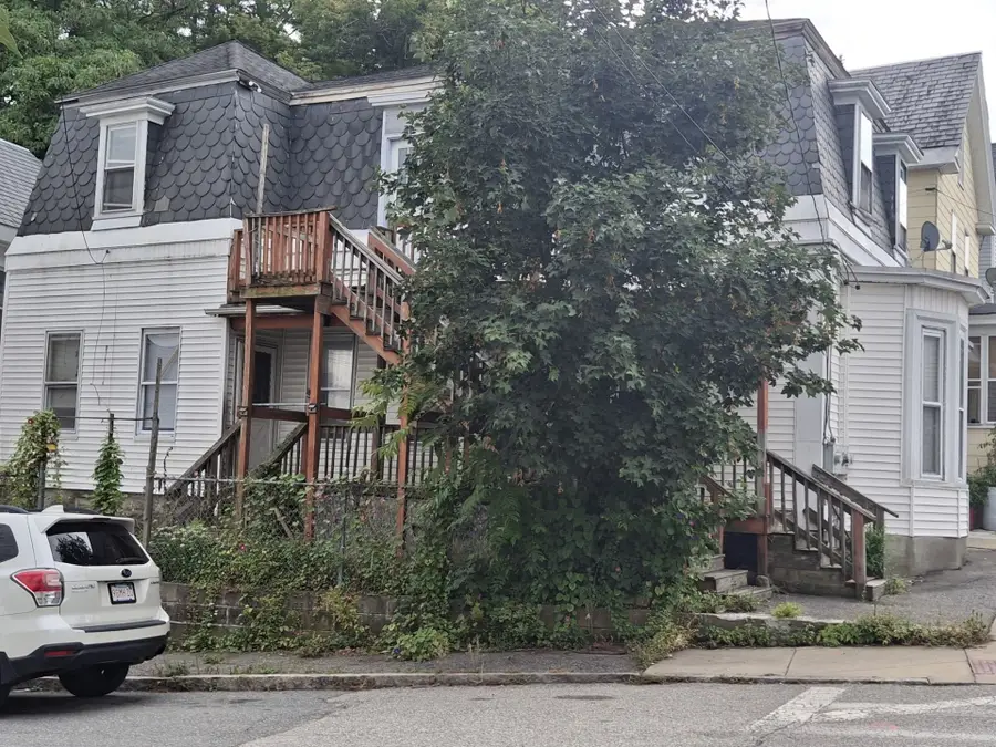 24 Nichols St, Lowell, MA 01851 - #2