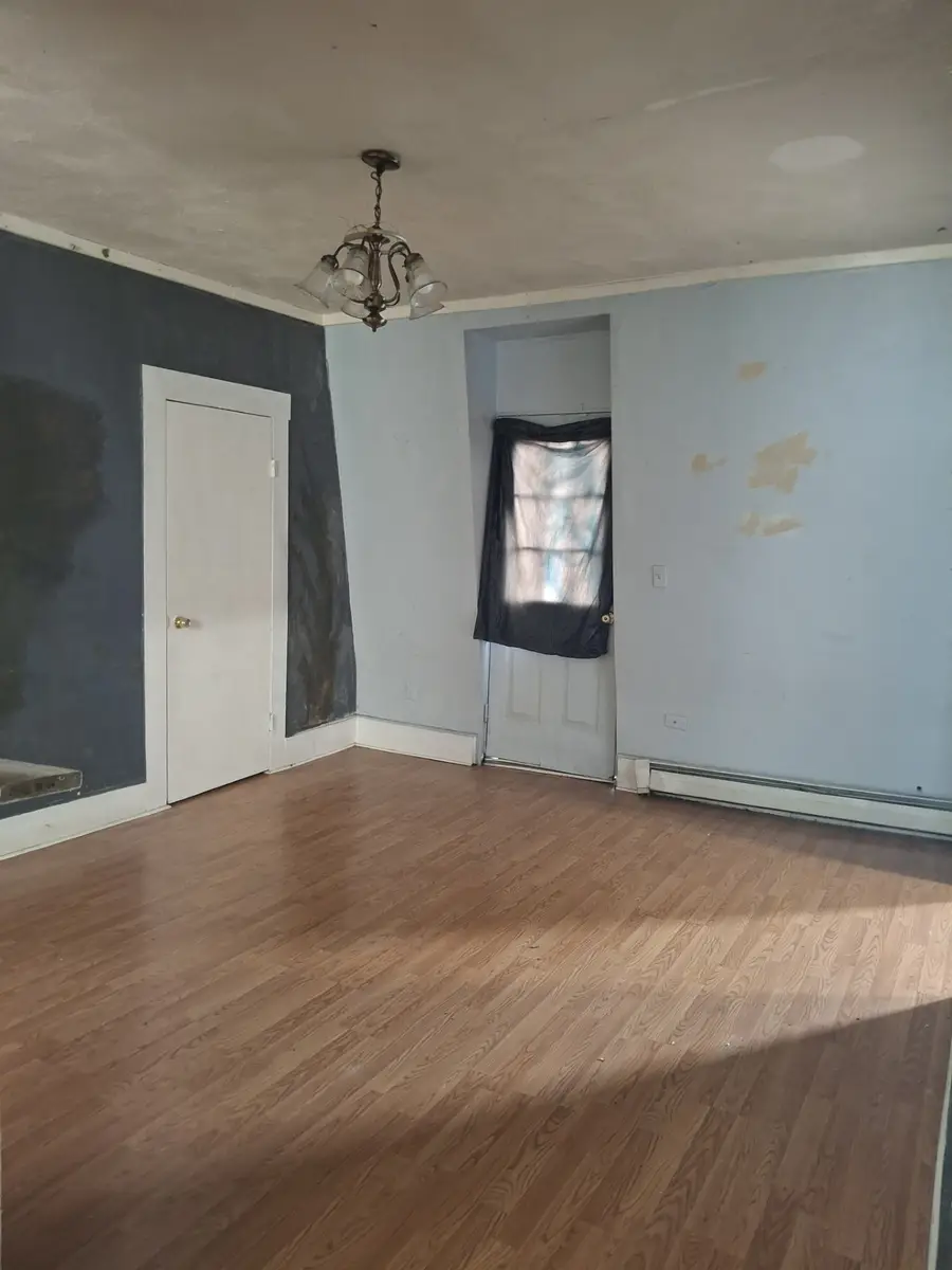 24 Nichols St, Lowell, MA 01851 - #3