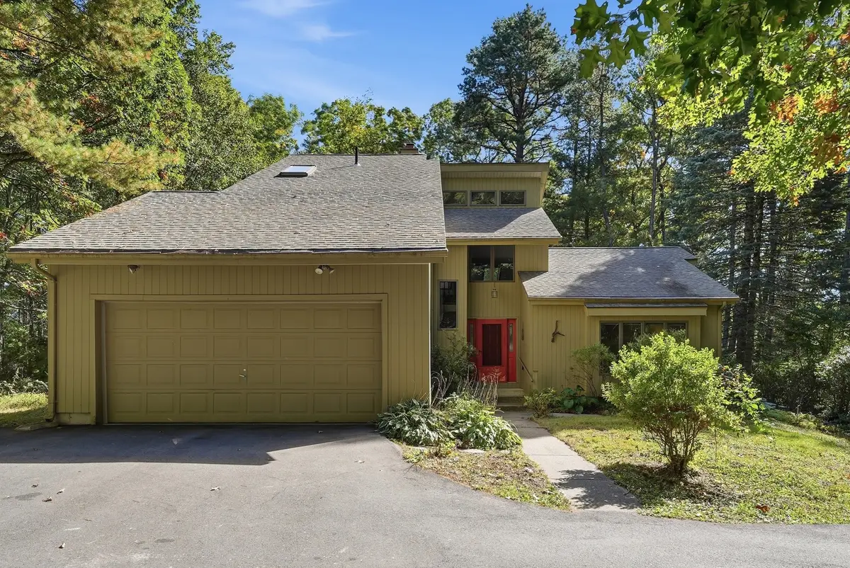 127 Pleasant St, Southampton, MA 01073 - #1