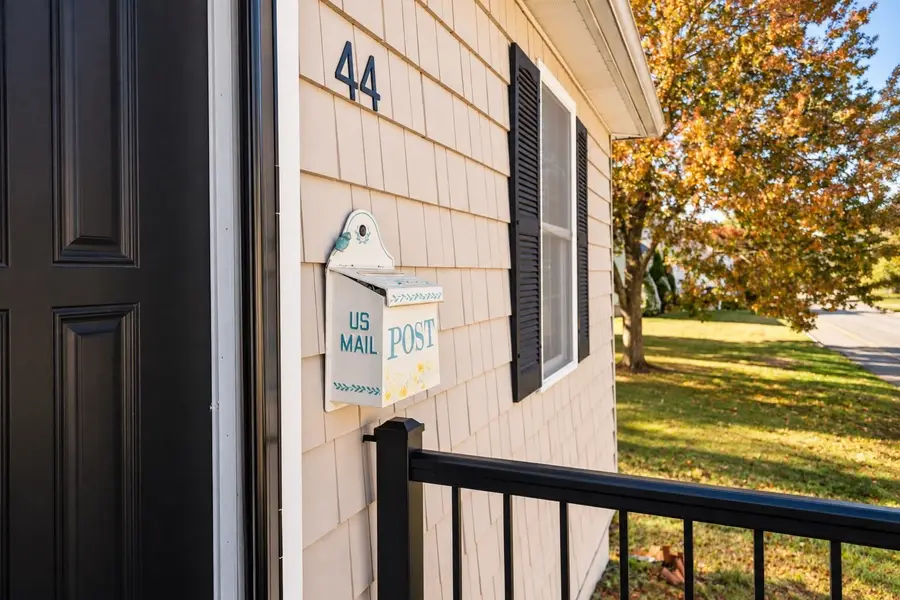 44 Holmes Rd, Dedham, MA 02026 - #3