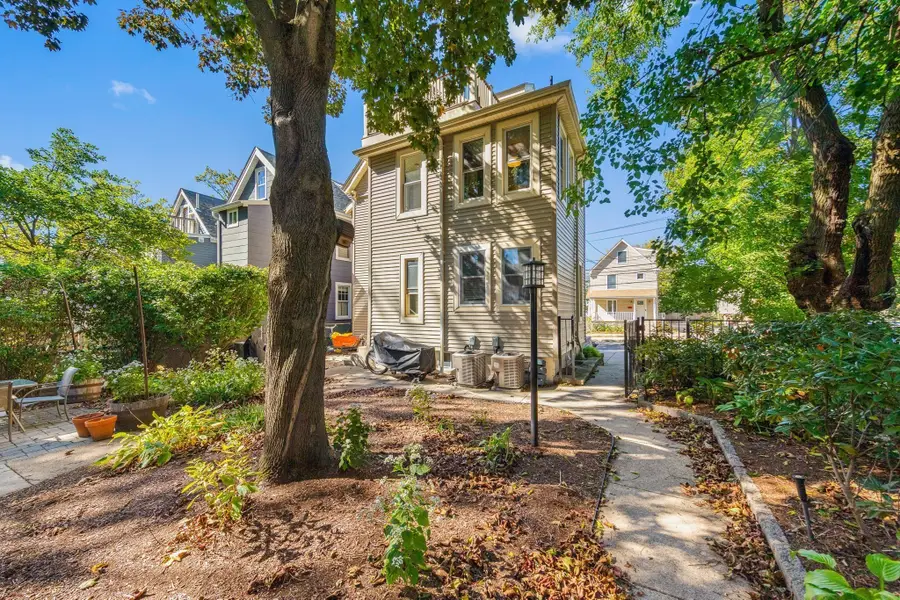 28 Elmwood Street #2, Somerville, MA 02144 - #3