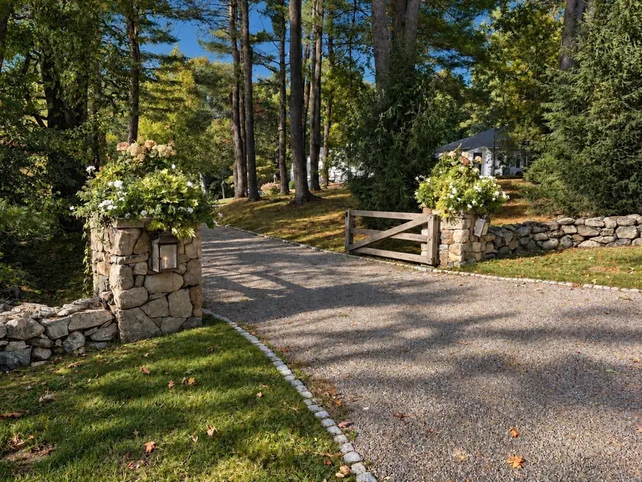 157 Centre St, Dover, MA 02030 - #2