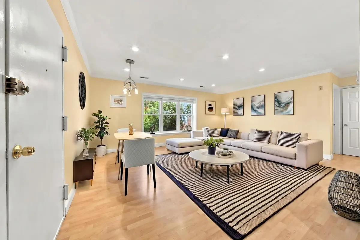 160 Newton St #3, Boston, MA 02135 - #1