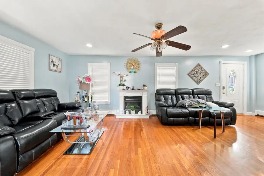 20 Bell St, Quincy, MA 02169 - #3
