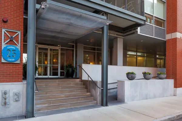 25 Channel Center St #409, Boston, MA 02210