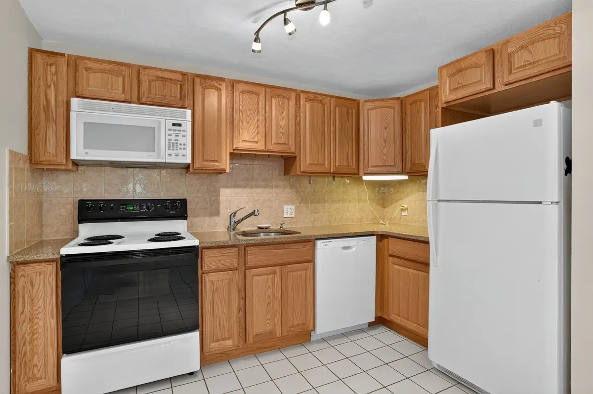 9 Davis Rd #C8, Acton, MA 01720 - #1