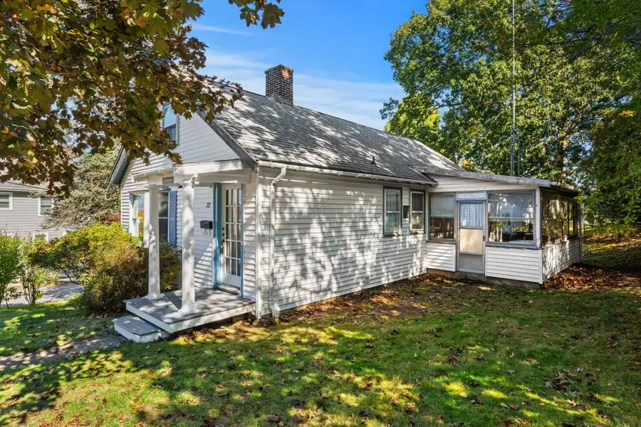 32 Whitney Ave, Beverly, MA 01915 - #3