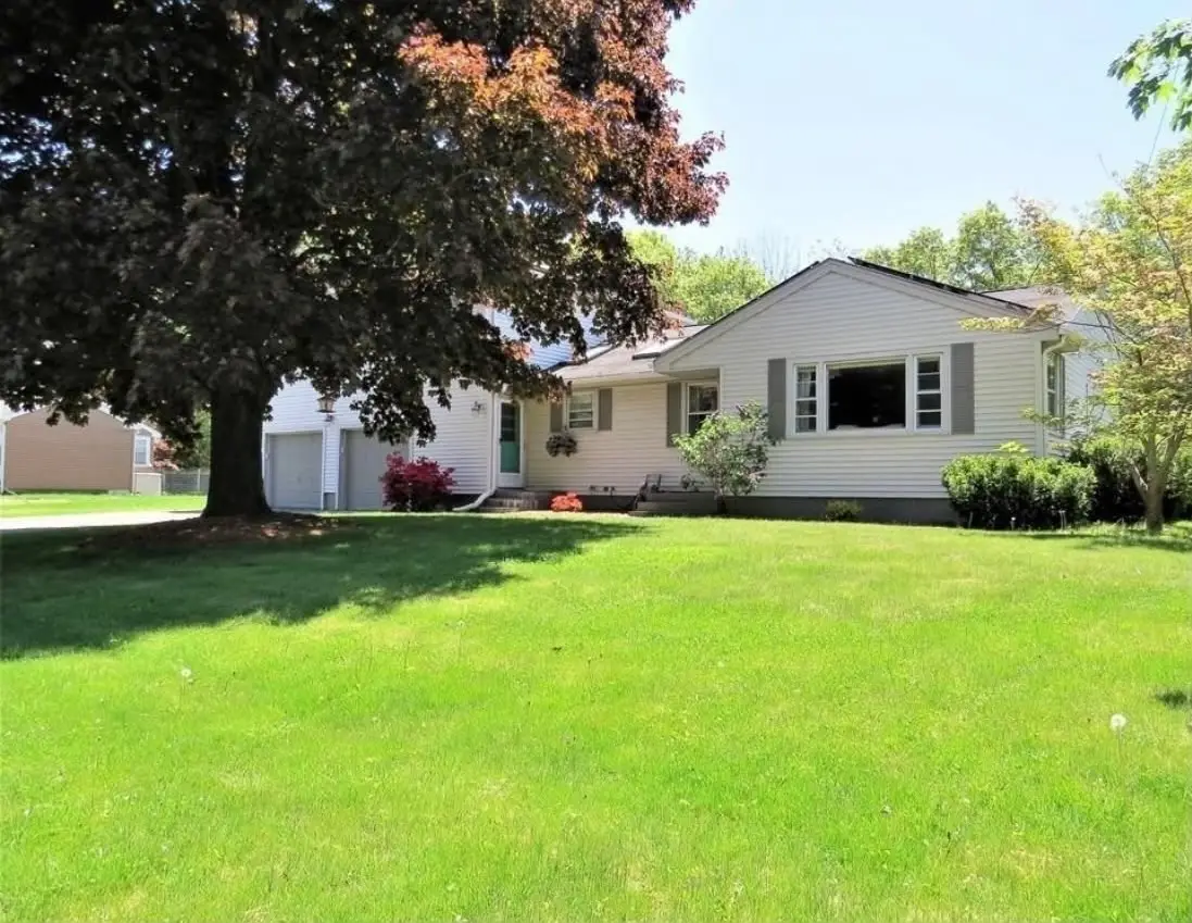 5 Bedford Dr, North Grafton, MA 01536 - #1