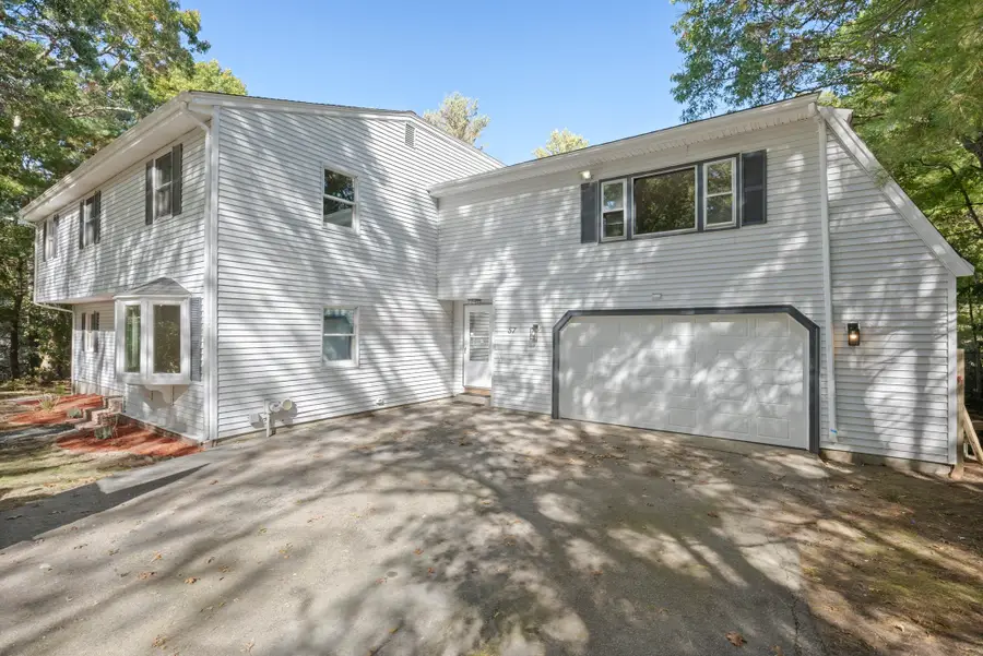 57 Brandeis Cir, Halifax, MA 02338 - #3